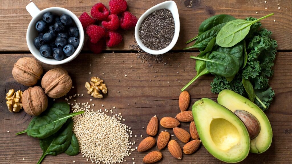 Superfoods: Blåbär, valnötter, mandel, avocado, chiafrön, spenat
